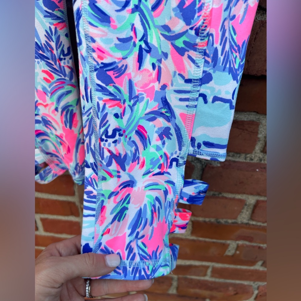 Lilly Pulitzer Luxletic Cropped Weekender Leggings Cabana Cocktail - Picture 3 of 7